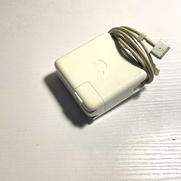 60W Apple MagSafe 2 Charger Power Adapter Macbook - Picture 1 of 3